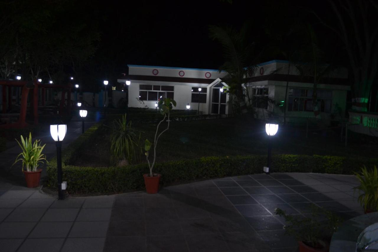 Fun And Food Resort & Holidays Harsola Exterior photo