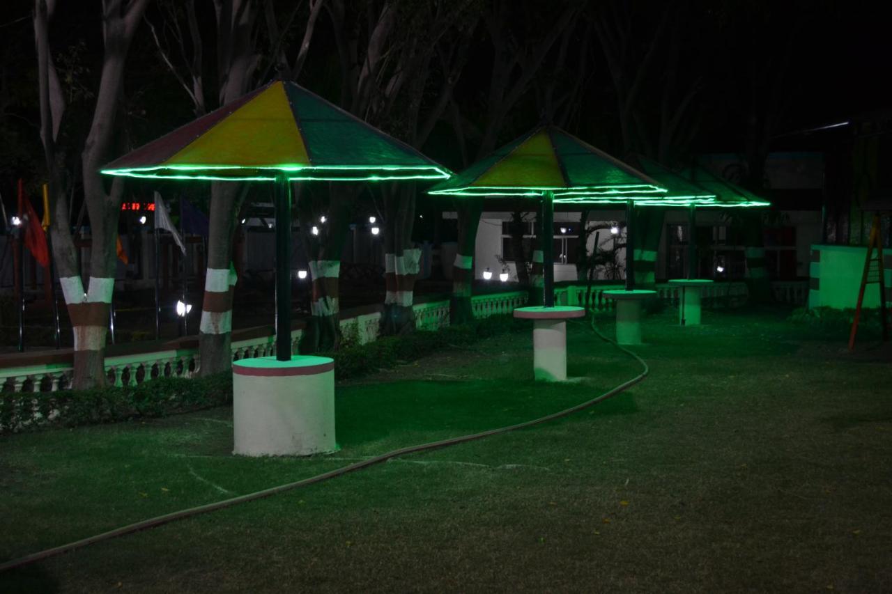 Fun And Food Resort & Holidays Harsola Exterior photo